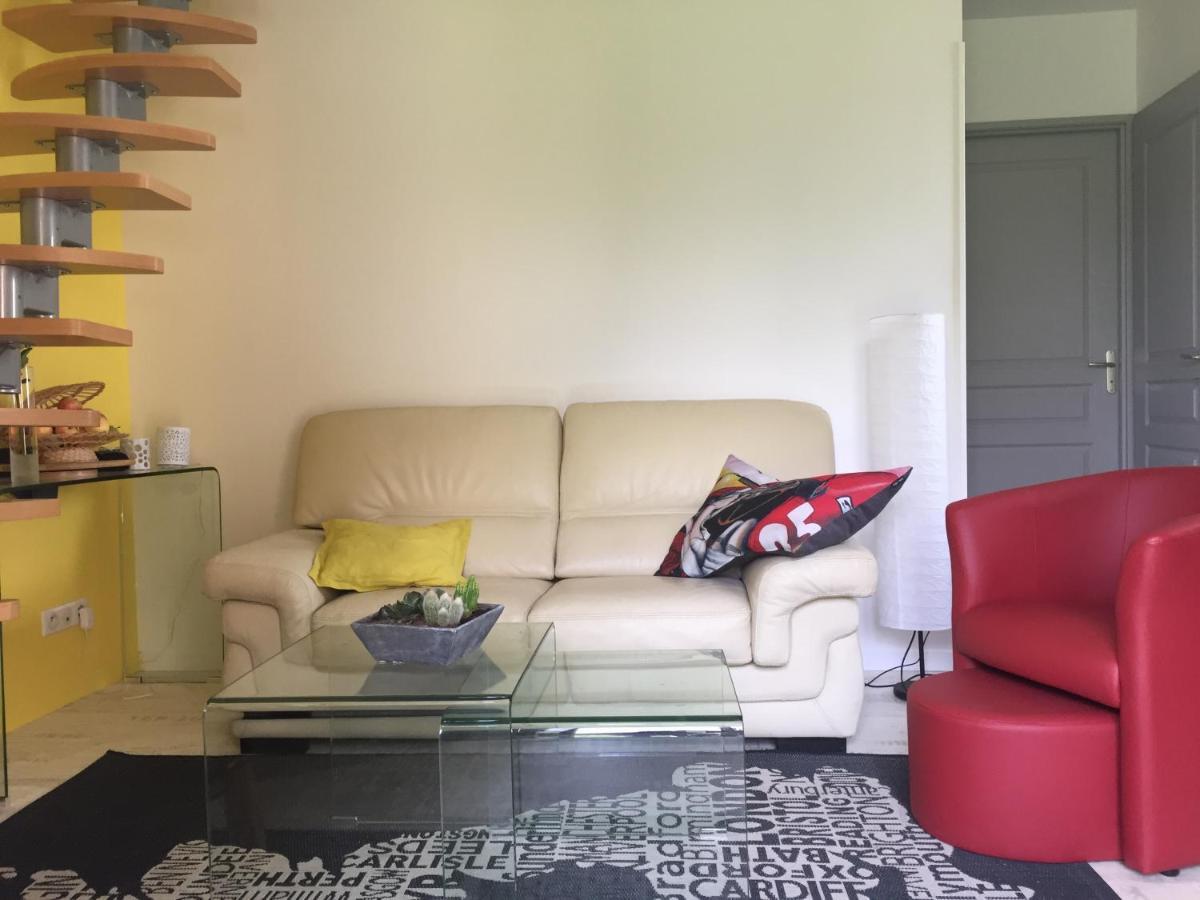 Maison A La Campagne A 2Km Du Circuit De Bresse Sagy  エクステリア 写真